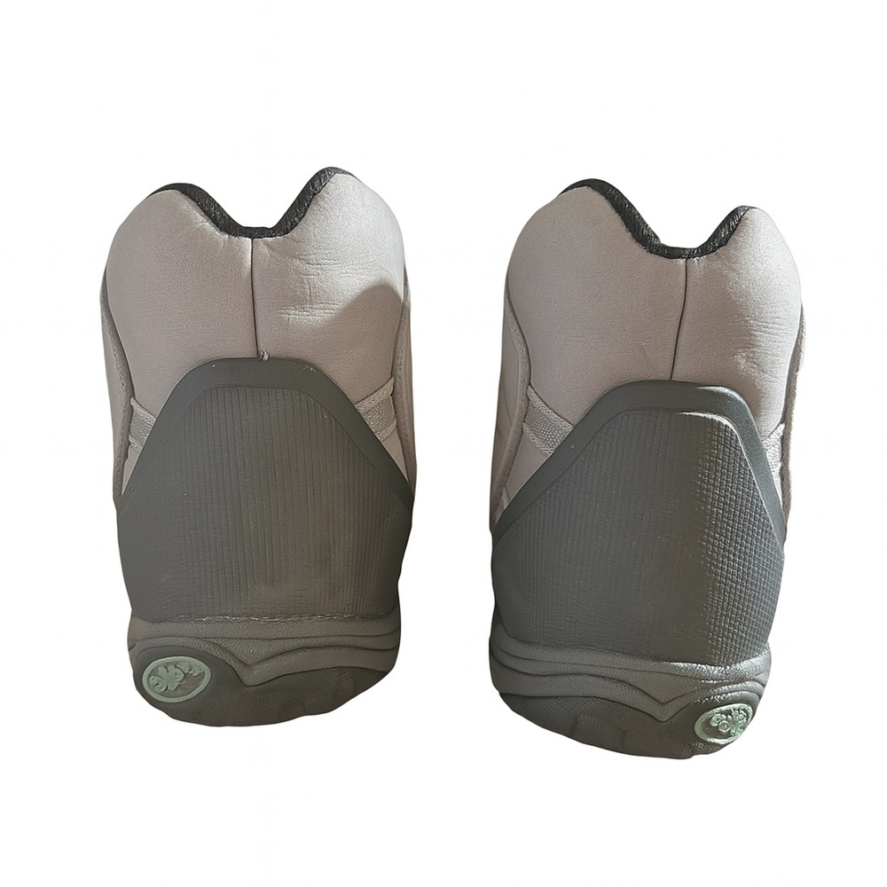 Bridger Mid Waterproof Hiking Boots - Women's - 11 wide - Picture 5 of 6